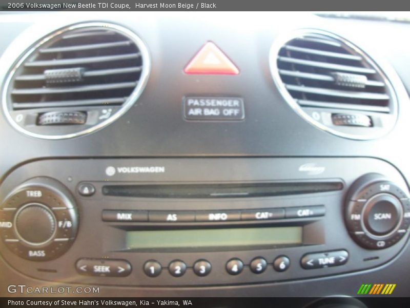 Harvest Moon Beige / Black 2006 Volkswagen New Beetle TDI Coupe