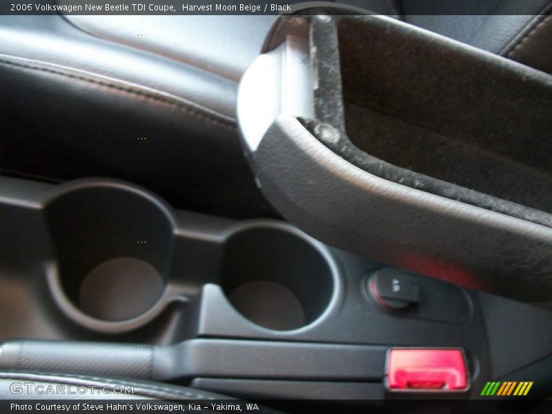 Harvest Moon Beige / Black 2006 Volkswagen New Beetle TDI Coupe