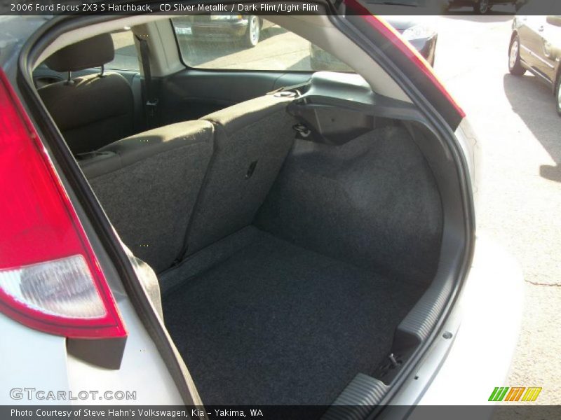 CD Silver Metallic / Dark Flint/Light Flint 2006 Ford Focus ZX3 S Hatchback