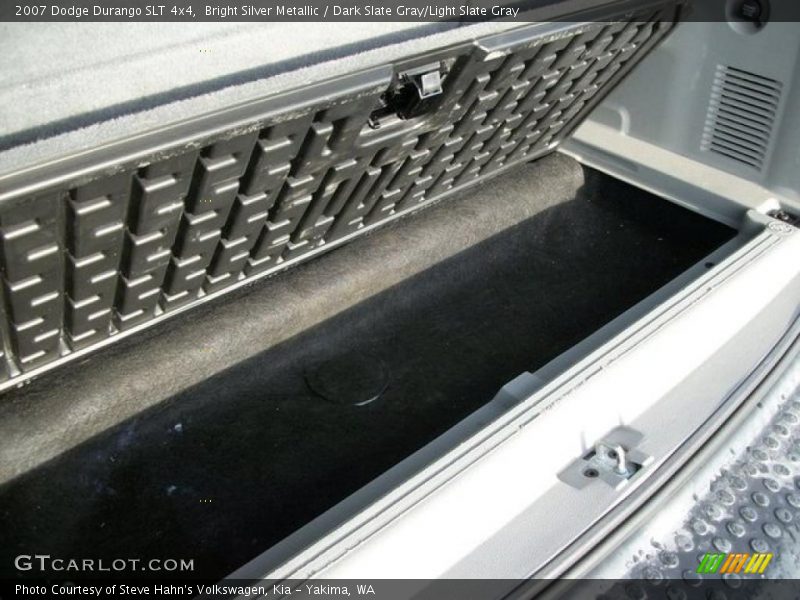 Bright Silver Metallic / Dark Slate Gray/Light Slate Gray 2007 Dodge Durango SLT 4x4