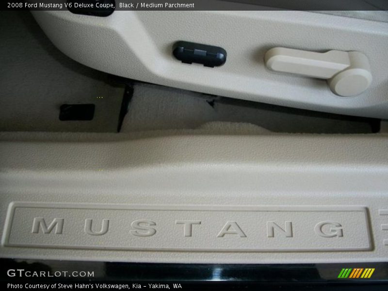 Black / Medium Parchment 2008 Ford Mustang V6 Deluxe Coupe
