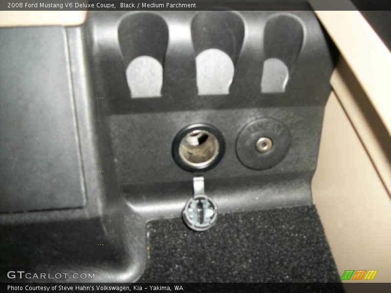 Black / Medium Parchment 2008 Ford Mustang V6 Deluxe Coupe