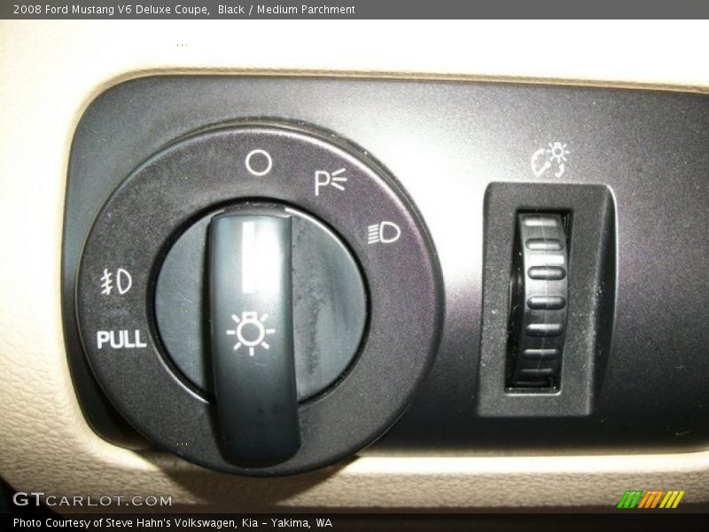 Black / Medium Parchment 2008 Ford Mustang V6 Deluxe Coupe