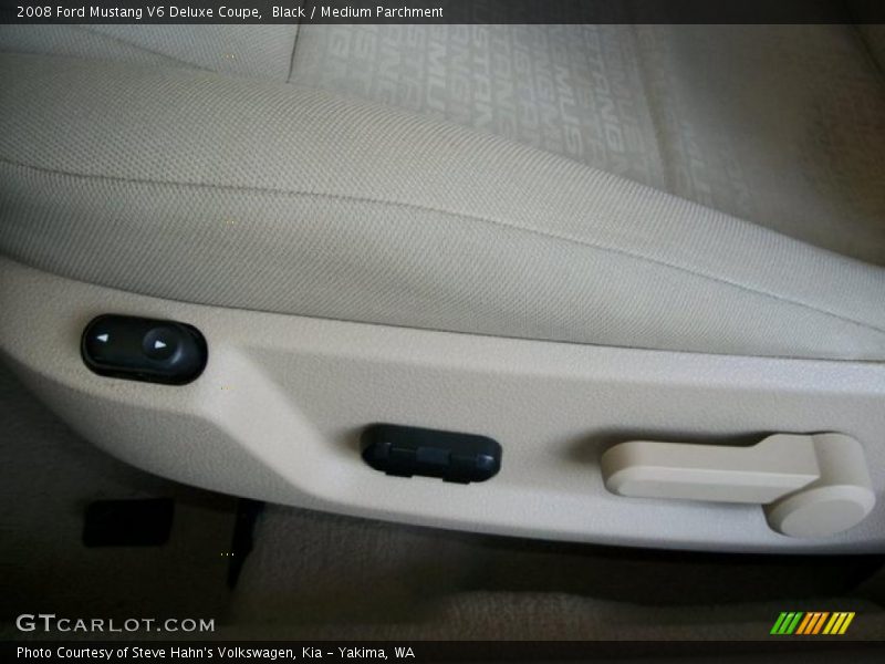 Black / Medium Parchment 2008 Ford Mustang V6 Deluxe Coupe