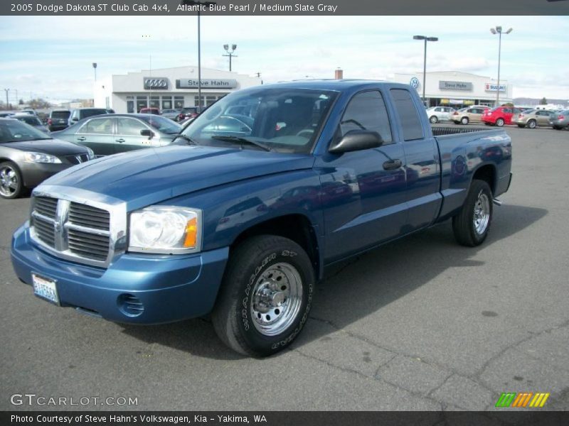 Atlantic Blue Pearl / Medium Slate Gray 2005 Dodge Dakota ST Club Cab 4x4