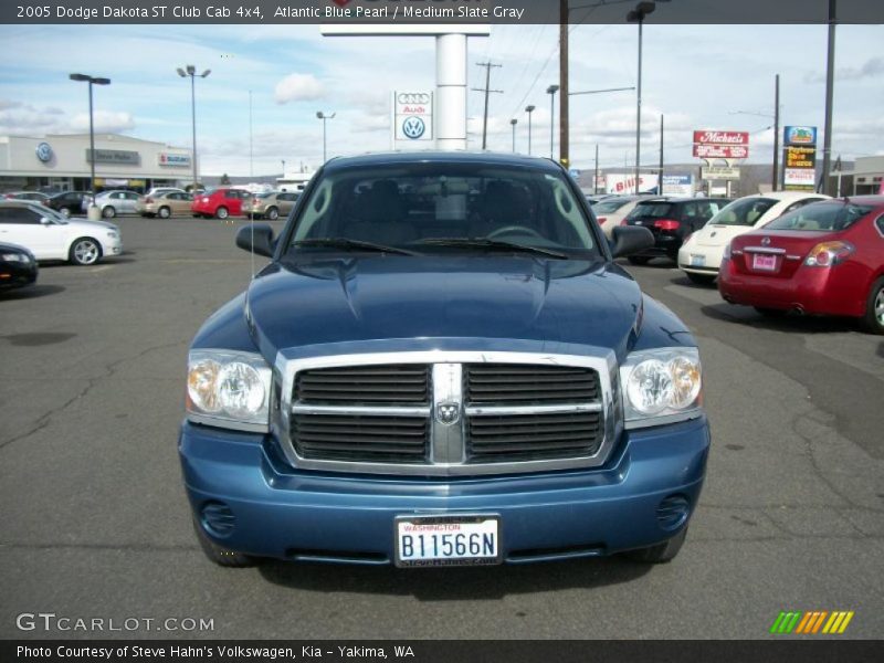 Atlantic Blue Pearl / Medium Slate Gray 2005 Dodge Dakota ST Club Cab 4x4