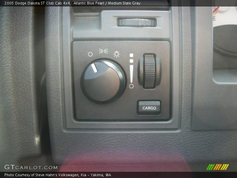 Atlantic Blue Pearl / Medium Slate Gray 2005 Dodge Dakota ST Club Cab 4x4