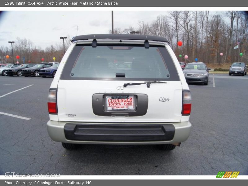 Arctic White Pearl Metallic / Stone Beige 1998 Infiniti QX4 4x4