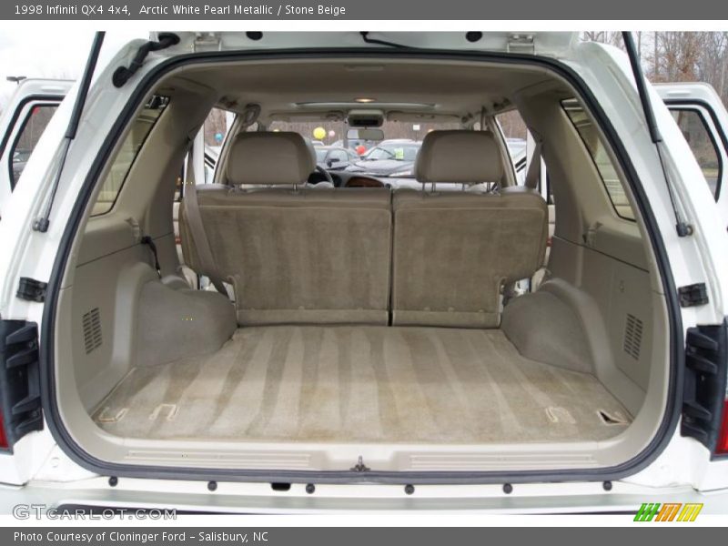 Arctic White Pearl Metallic / Stone Beige 1998 Infiniti QX4 4x4