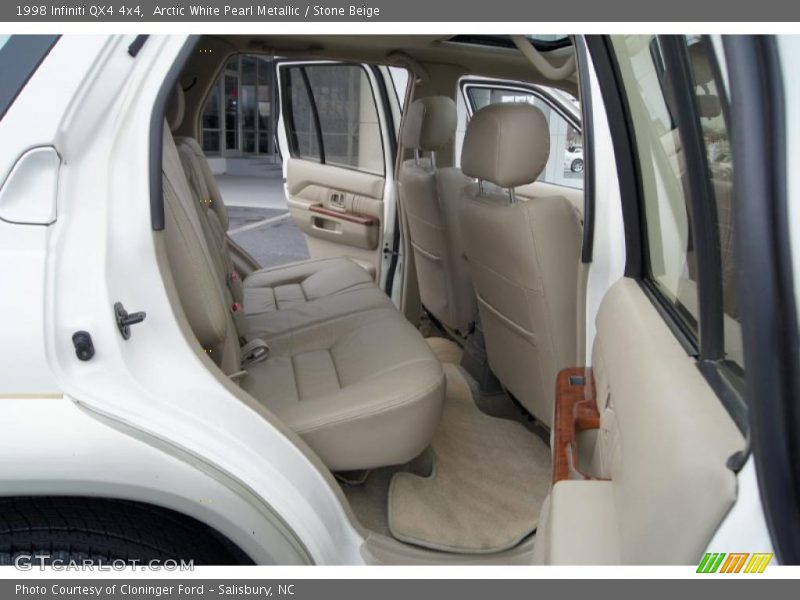 Arctic White Pearl Metallic / Stone Beige 1998 Infiniti QX4 4x4