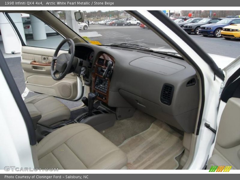 Arctic White Pearl Metallic / Stone Beige 1998 Infiniti QX4 4x4
