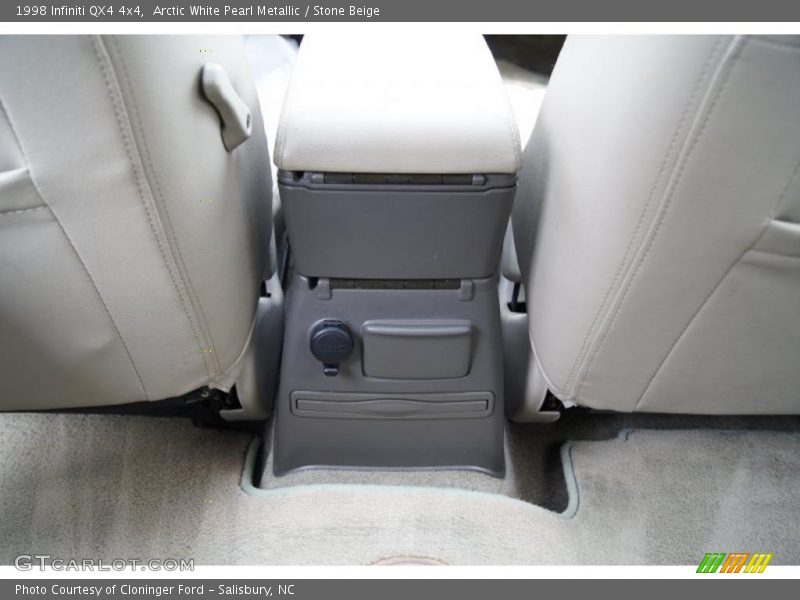 Arctic White Pearl Metallic / Stone Beige 1998 Infiniti QX4 4x4