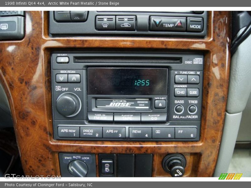 Arctic White Pearl Metallic / Stone Beige 1998 Infiniti QX4 4x4