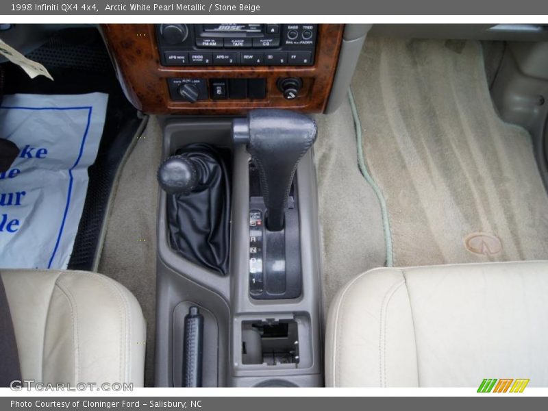 Arctic White Pearl Metallic / Stone Beige 1998 Infiniti QX4 4x4