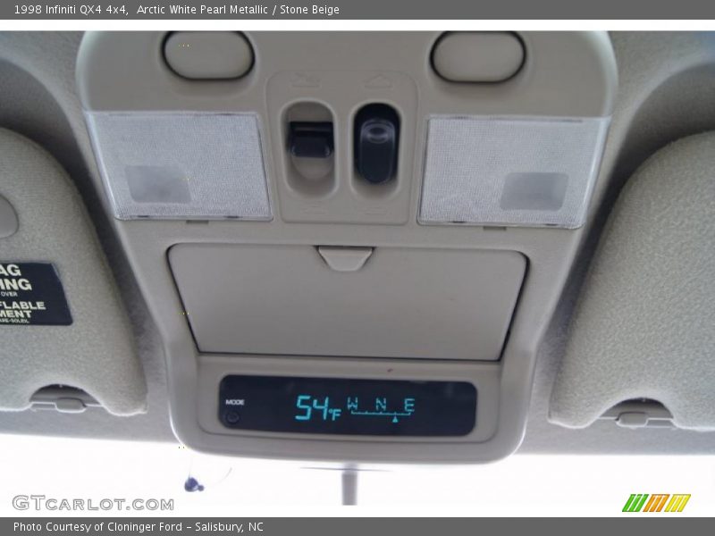 Arctic White Pearl Metallic / Stone Beige 1998 Infiniti QX4 4x4