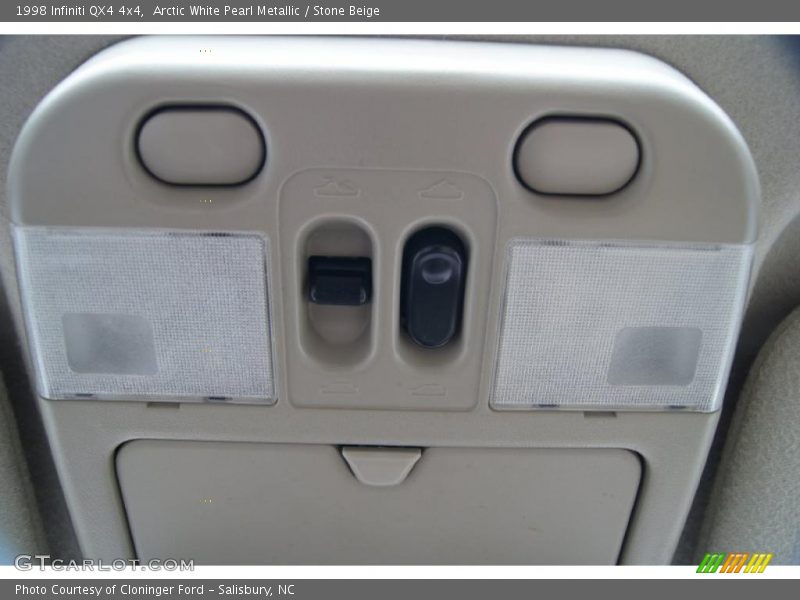 Arctic White Pearl Metallic / Stone Beige 1998 Infiniti QX4 4x4