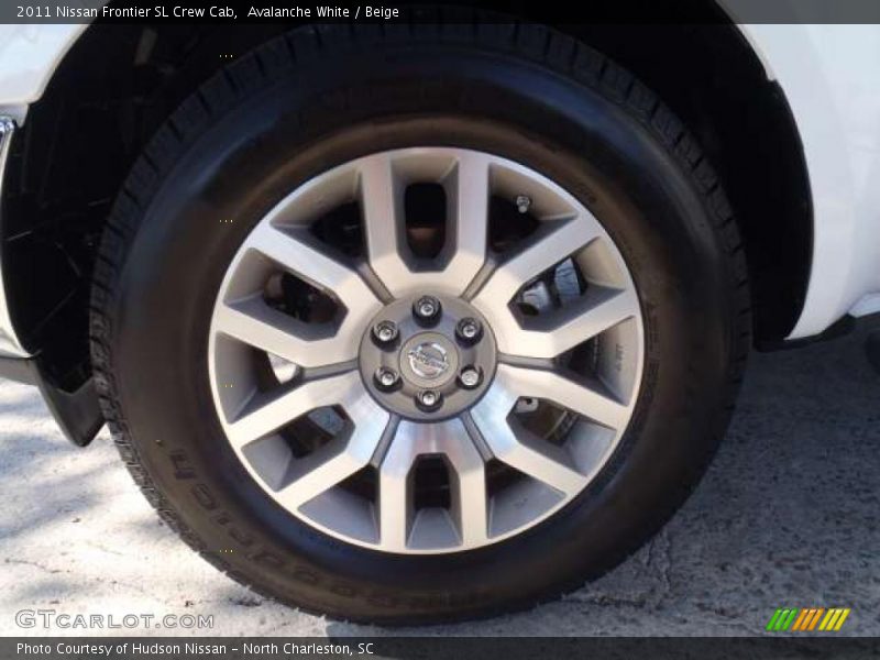 Avalanche White / Beige 2011 Nissan Frontier SL Crew Cab