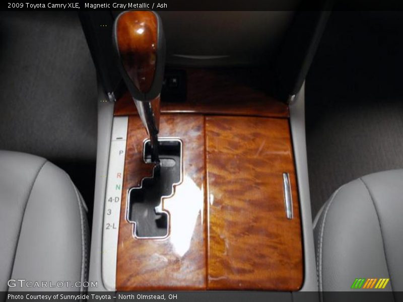 Magnetic Gray Metallic / Ash 2009 Toyota Camry XLE