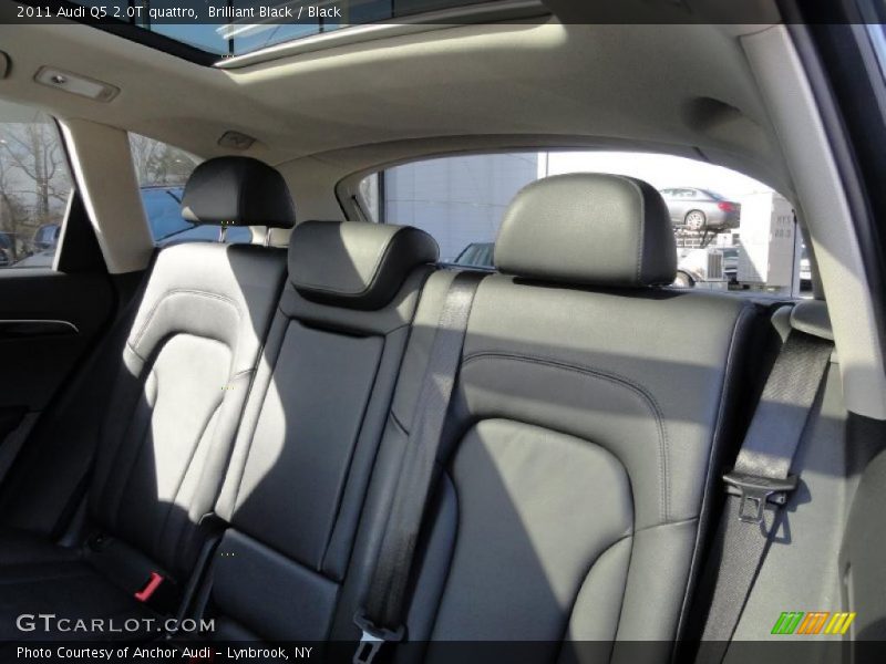 Brilliant Black / Black 2011 Audi Q5 2.0T quattro