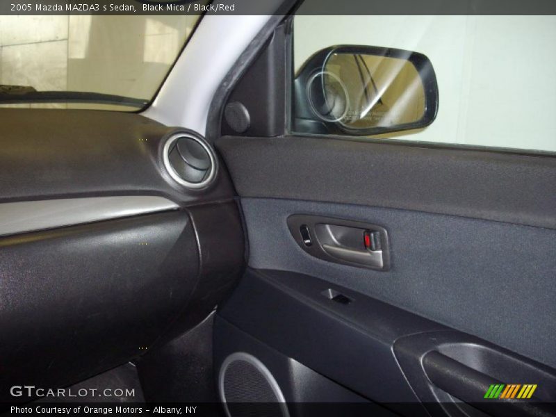 Black Mica / Black/Red 2005 Mazda MAZDA3 s Sedan