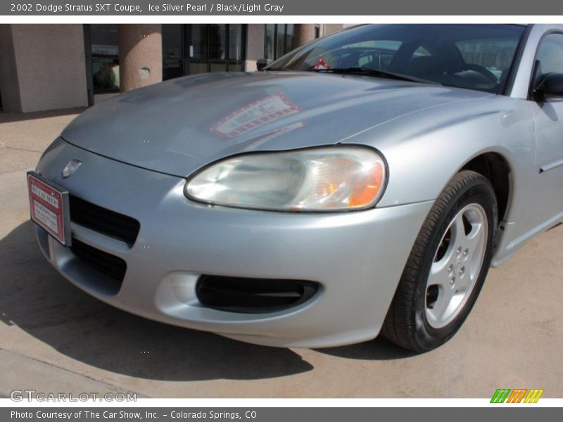 Ice Silver Pearl / Black/Light Gray 2002 Dodge Stratus SXT Coupe