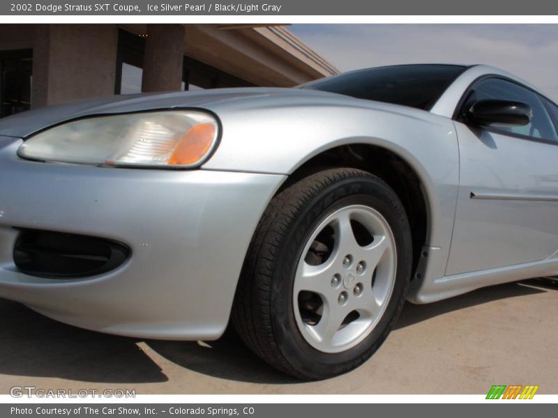 Ice Silver Pearl / Black/Light Gray 2002 Dodge Stratus SXT Coupe