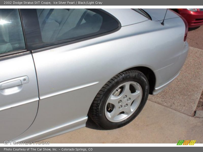 Ice Silver Pearl / Black/Light Gray 2002 Dodge Stratus SXT Coupe