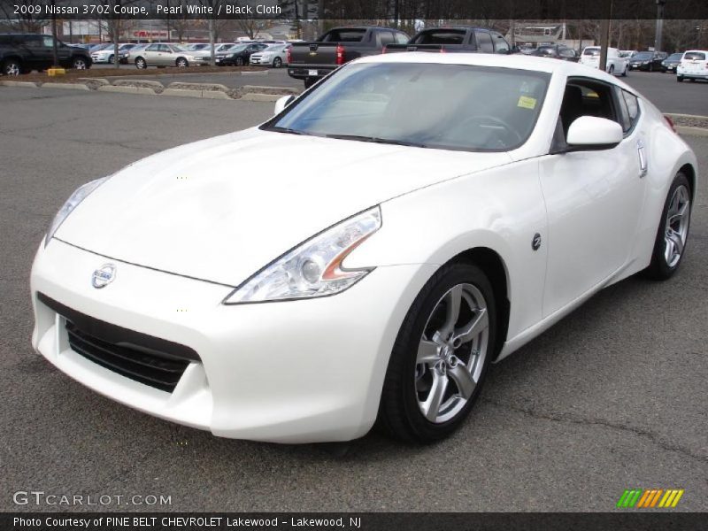Pearl White / Black Cloth 2009 Nissan 370Z Coupe