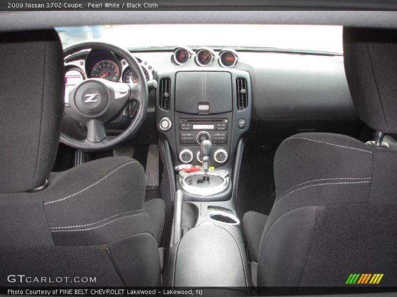 Pearl White / Black Cloth 2009 Nissan 370Z Coupe