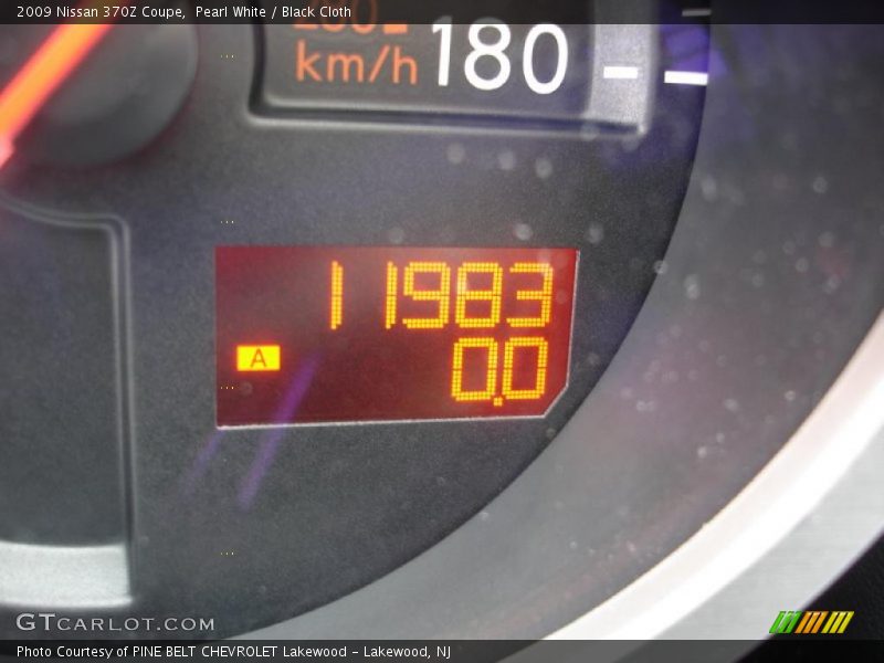Pearl White / Black Cloth 2009 Nissan 370Z Coupe
