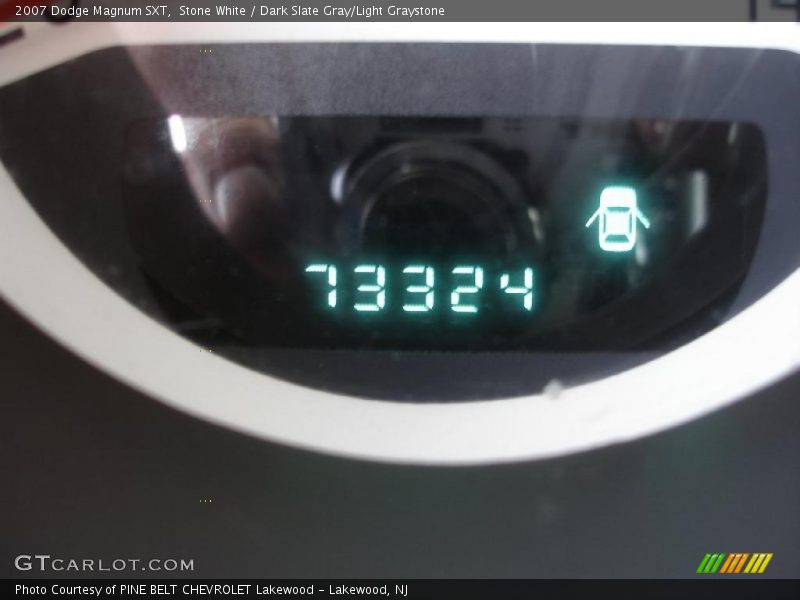 Stone White / Dark Slate Gray/Light Graystone 2007 Dodge Magnum SXT