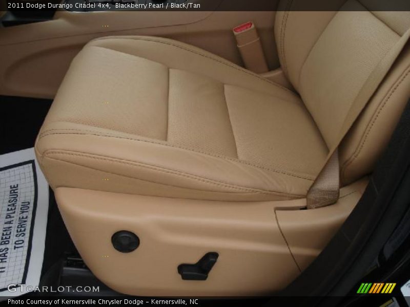 Blackberry Pearl / Black/Tan 2011 Dodge Durango Citadel 4x4