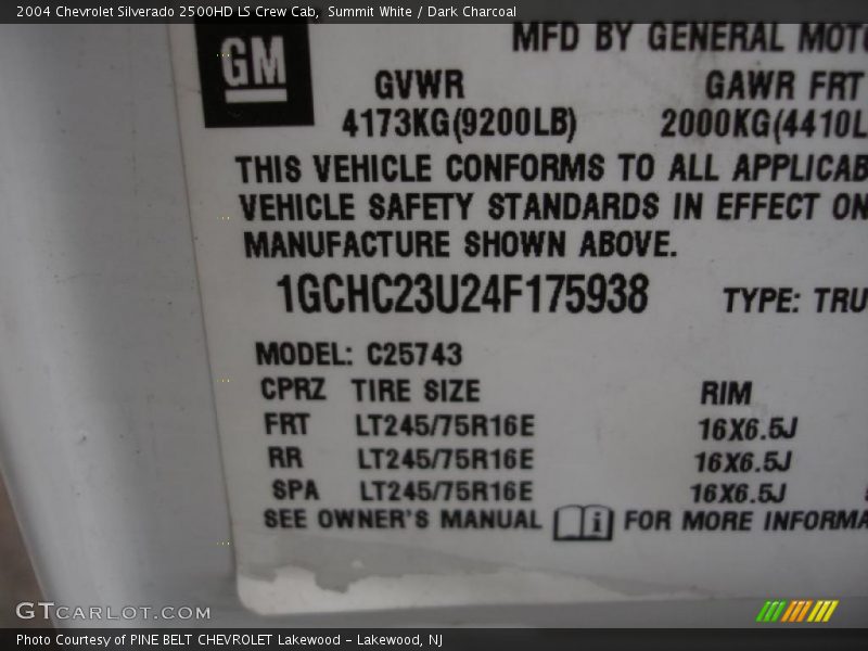 Summit White / Dark Charcoal 2004 Chevrolet Silverado 2500HD LS Crew Cab