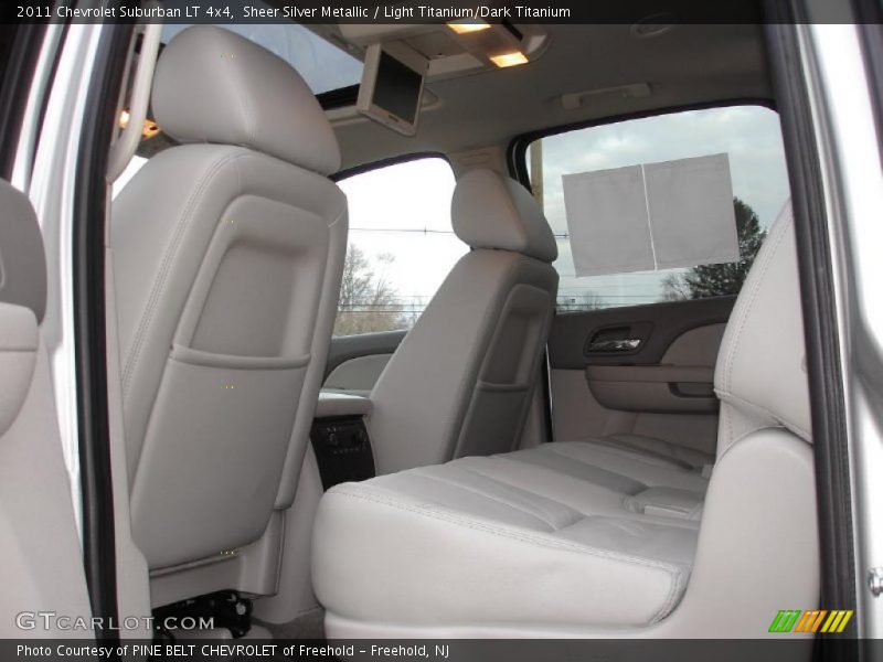Sheer Silver Metallic / Light Titanium/Dark Titanium 2011 Chevrolet Suburban LT 4x4