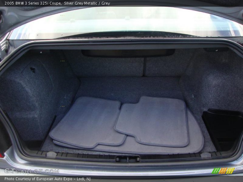  2005 3 Series 325i Coupe Trunk