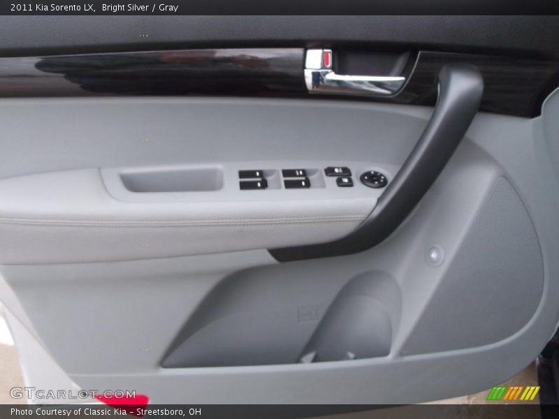 Bright Silver / Gray 2011 Kia Sorento LX