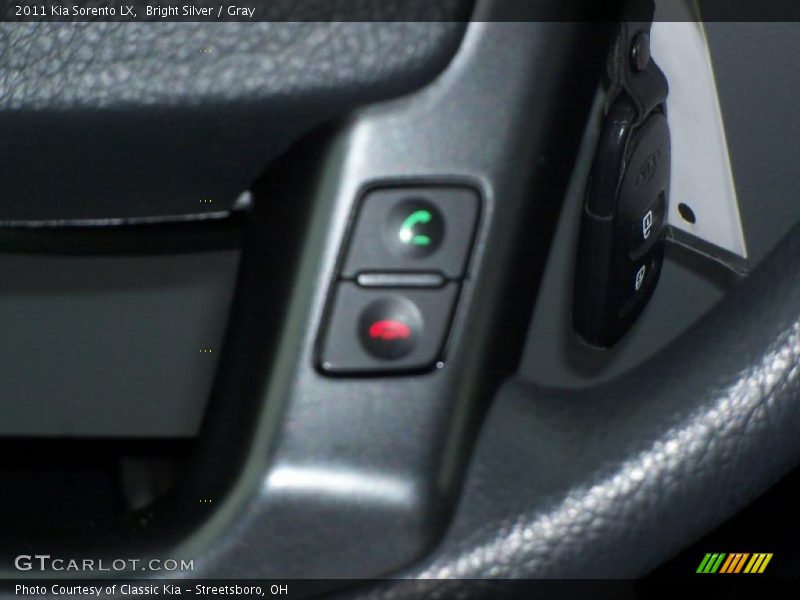 Bright Silver / Gray 2011 Kia Sorento LX