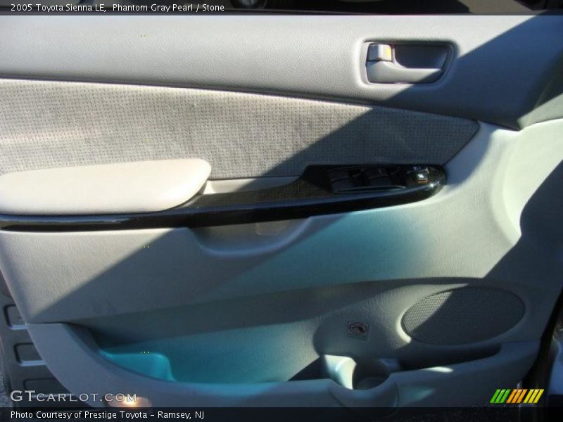 Phantom Gray Pearl / Stone 2005 Toyota Sienna LE