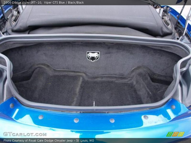  2006 Viper SRT-10 Trunk