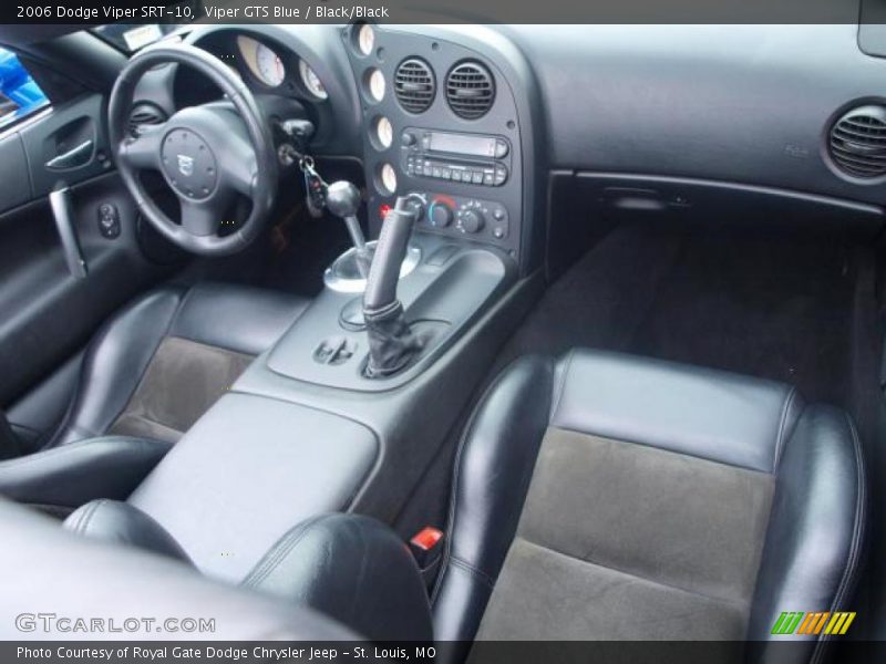 Dashboard of 2006 Viper SRT-10