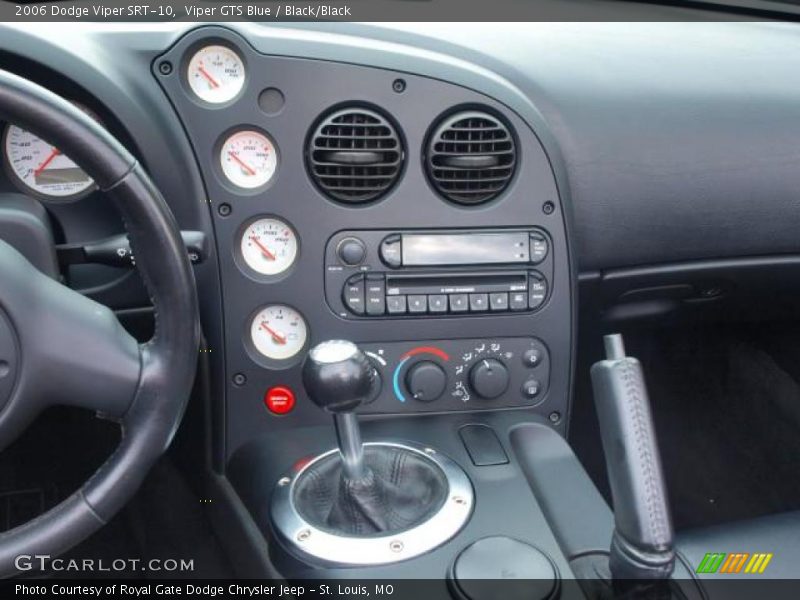 Controls of 2006 Viper SRT-10