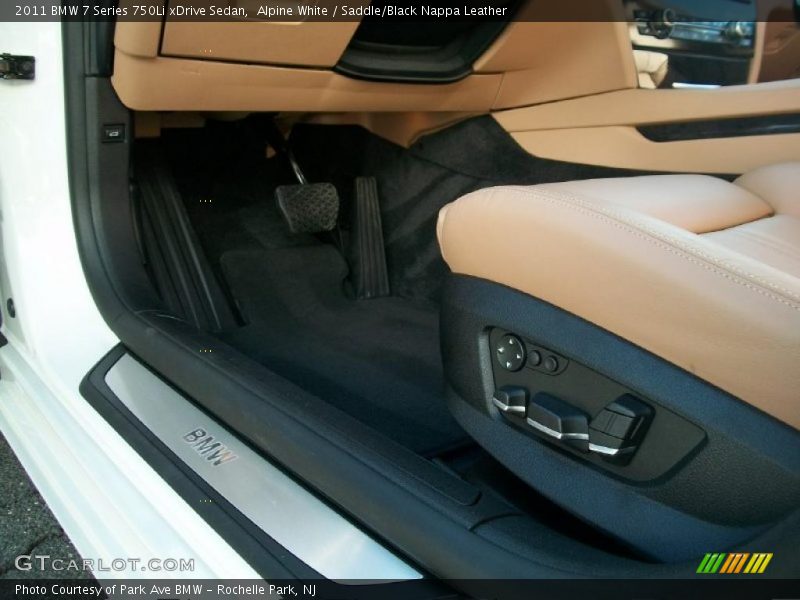 Controls of 2011 7 Series 750Li xDrive Sedan