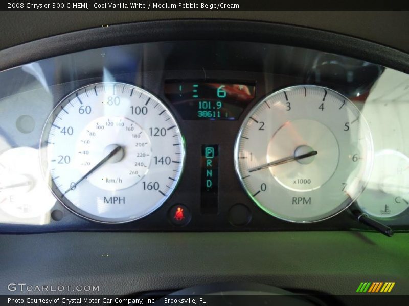 Cool Vanilla White / Medium Pebble Beige/Cream 2008 Chrysler 300 C HEMI