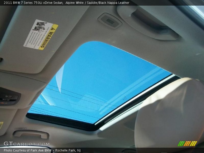 Sunroof of 2011 7 Series 750Li xDrive Sedan
