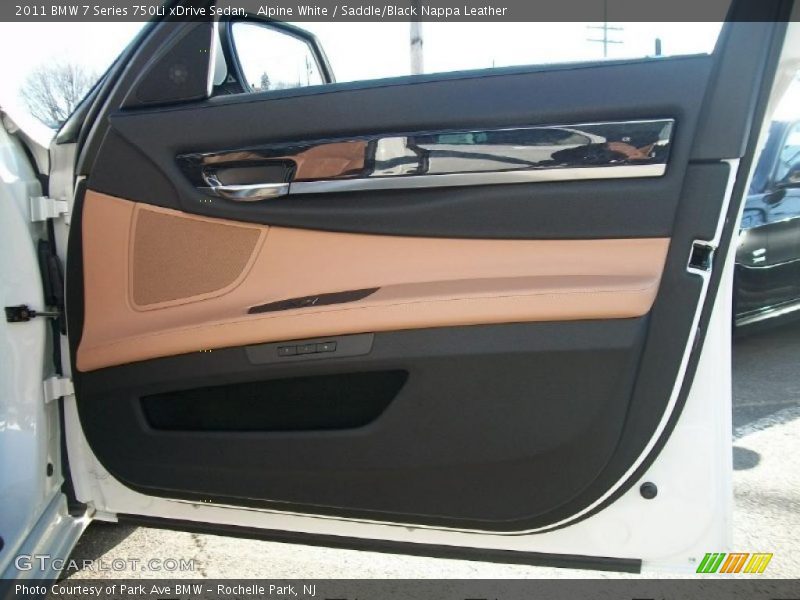 Door Panel of 2011 7 Series 750Li xDrive Sedan