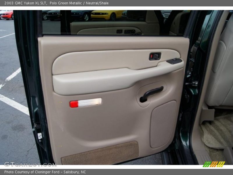 Door Panel of 2003 Yukon XL SLT