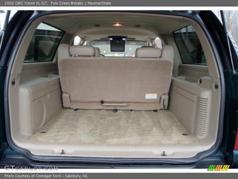  2003 Yukon XL SLT Trunk