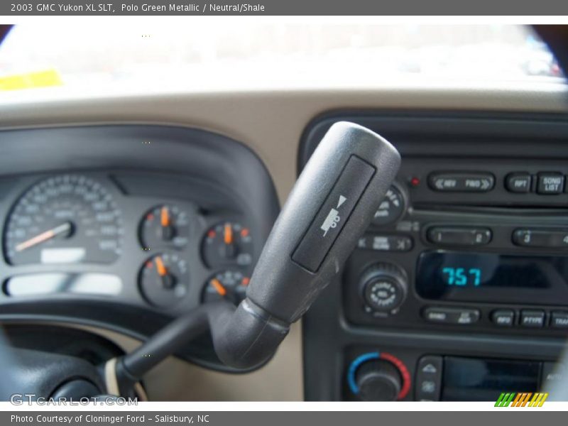 Controls of 2003 Yukon XL SLT