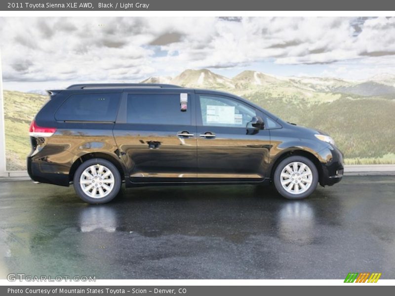  2011 Sienna XLE AWD Black