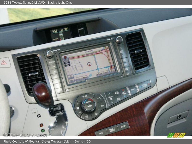Navigation of 2011 Sienna XLE AWD